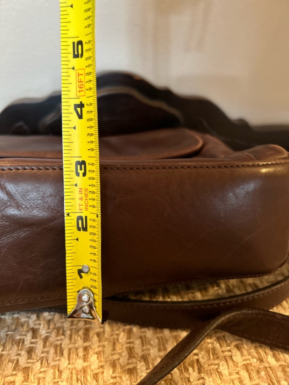 Vintage Leather Co By Liz Claiborne Brown Leather Cross Body Adjustable Strap - Picture 13 of 15